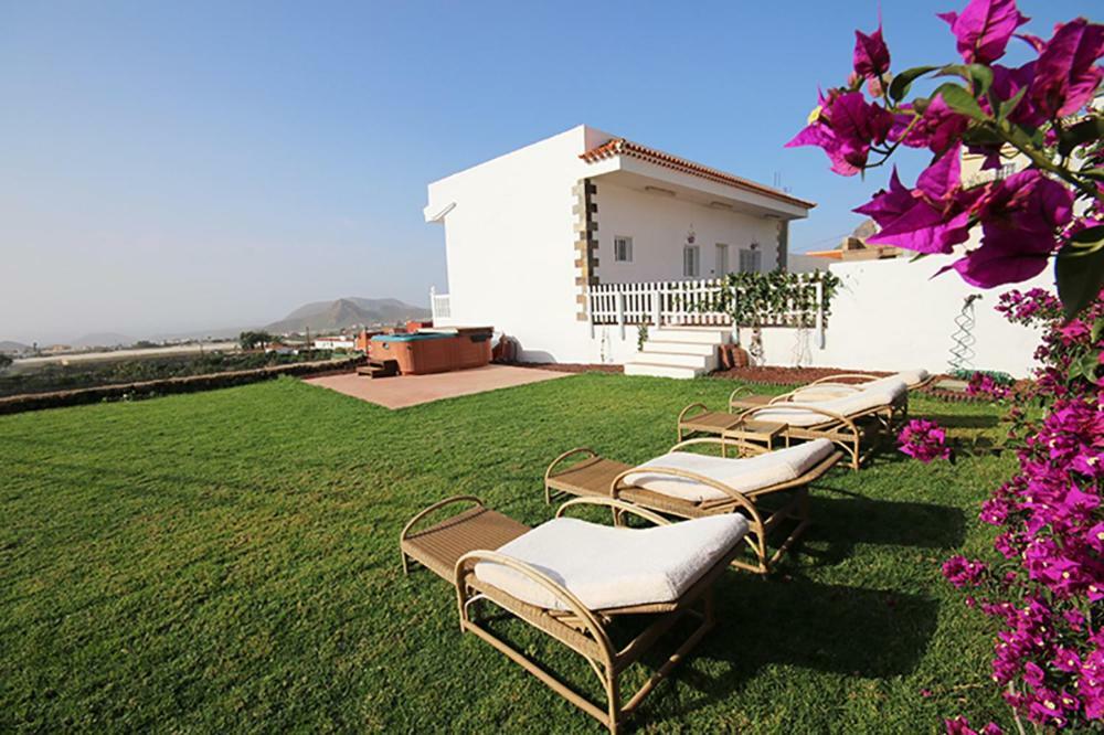 Villa Albe, Jacuzzi Con Vistas Al Mar Arona (Tenerife) Exterior photo