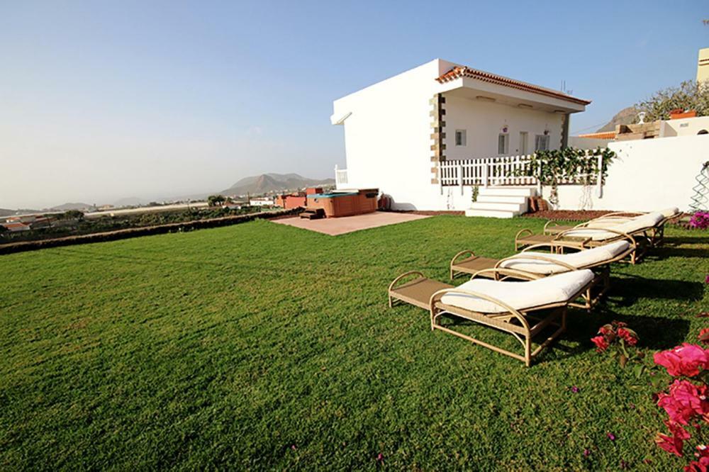 Villa Albe, Jacuzzi Con Vistas Al Mar Arona (Tenerife) Exterior photo